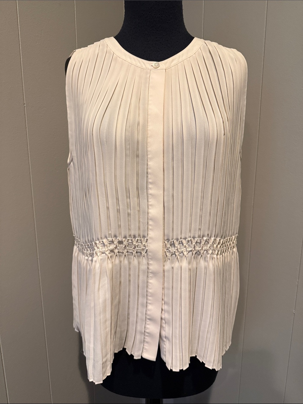 B45 Theory Women’s Medium Cream Pleated Smocked-Waist Sleeveless Camisole Top
